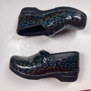 DANSKO Professional Clogs in Iridescent Leopard Print